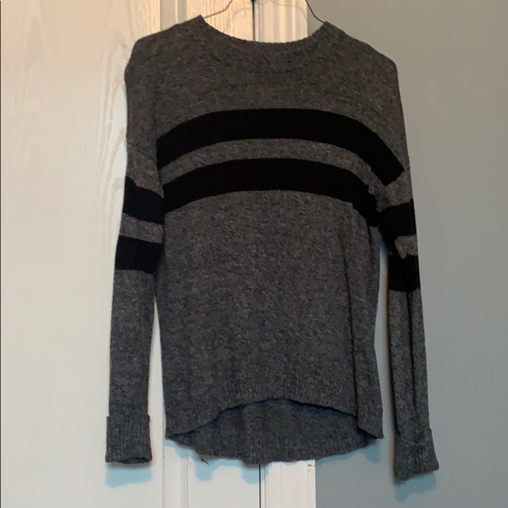 EUC American Eagle Sweaters